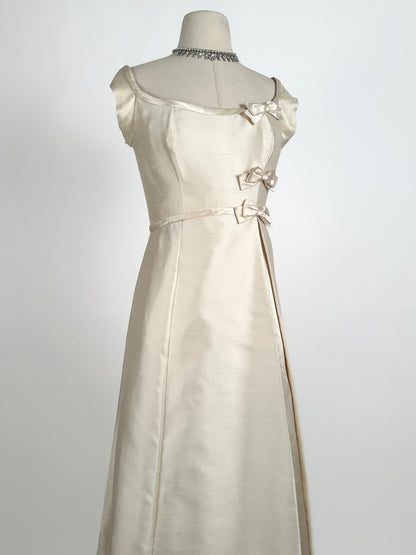 1960s Silk Shantung Wedding Dress Adorned with Bow / Waist 28