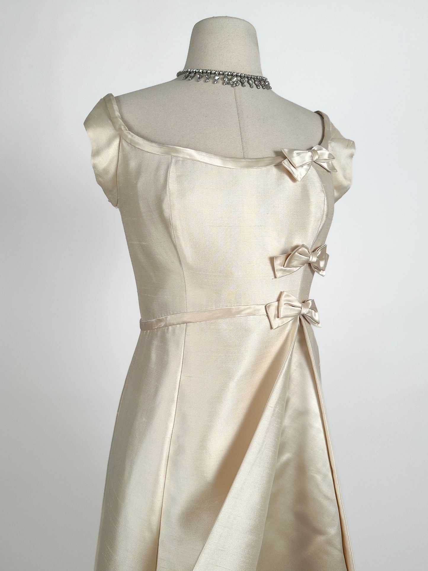 1960s Silk Shantung Wedding Dress Adorned with Bow / Waist 28