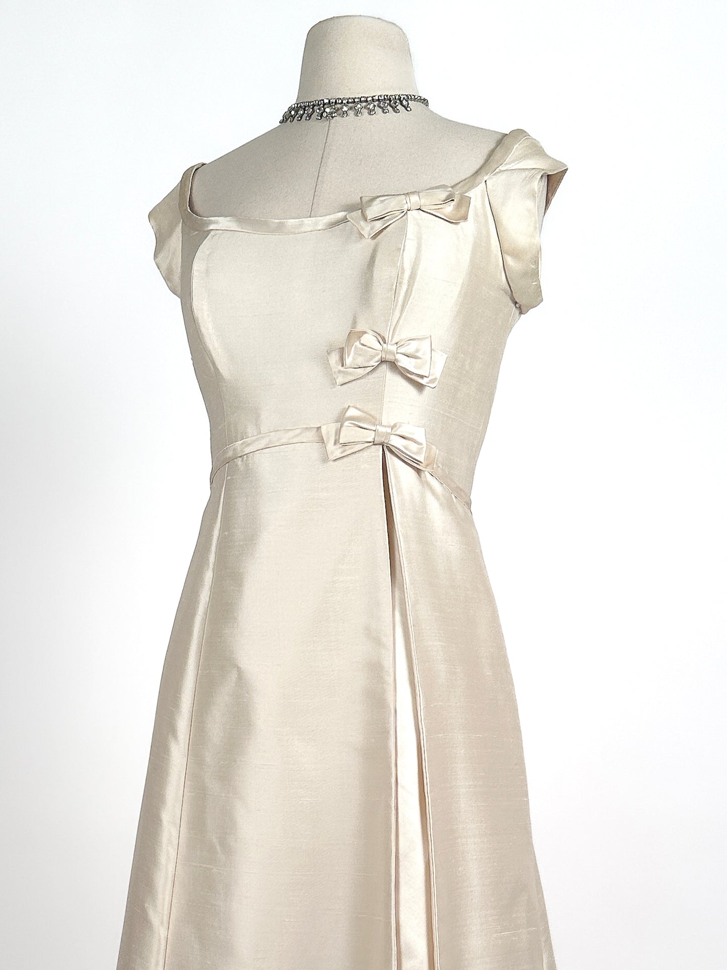 1960s Silk Shantung Wedding Dress Adorned with Bow / Waist 28