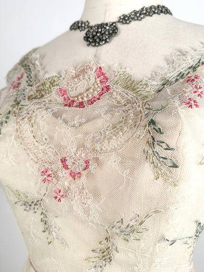 50-60s Embroidered Cream Chantilly Lace Gown / Waist 28