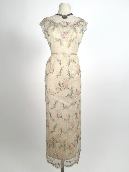 50-60s Embroidered Cream Chantilly Lace Gown / Waist 28