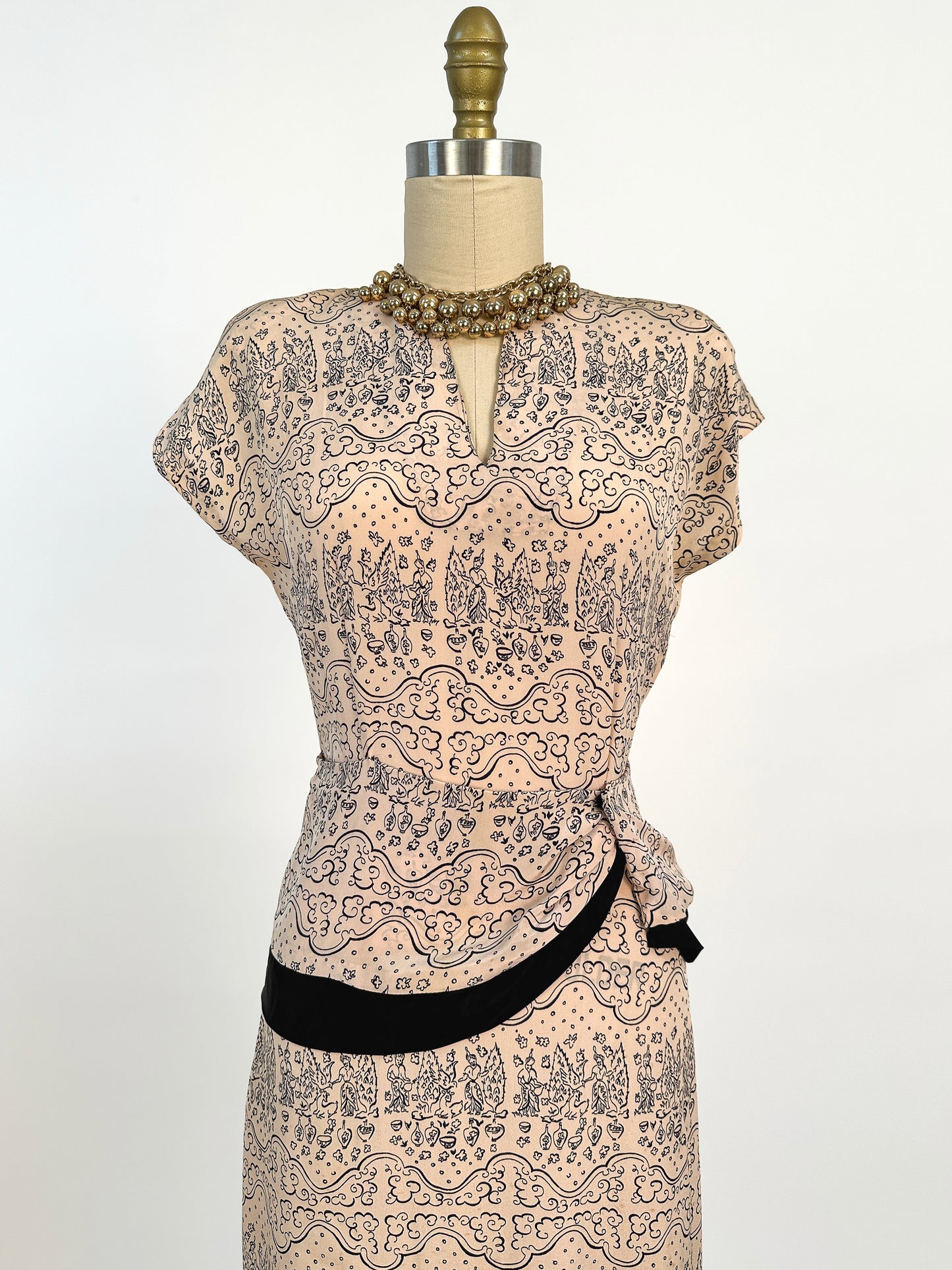 40s Silk Wiggle Dress with Water Nymph Novelty Print / Waist 26