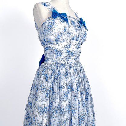 Stunning 1950s Chiffon Blue Floral Party Dress / Waist 26