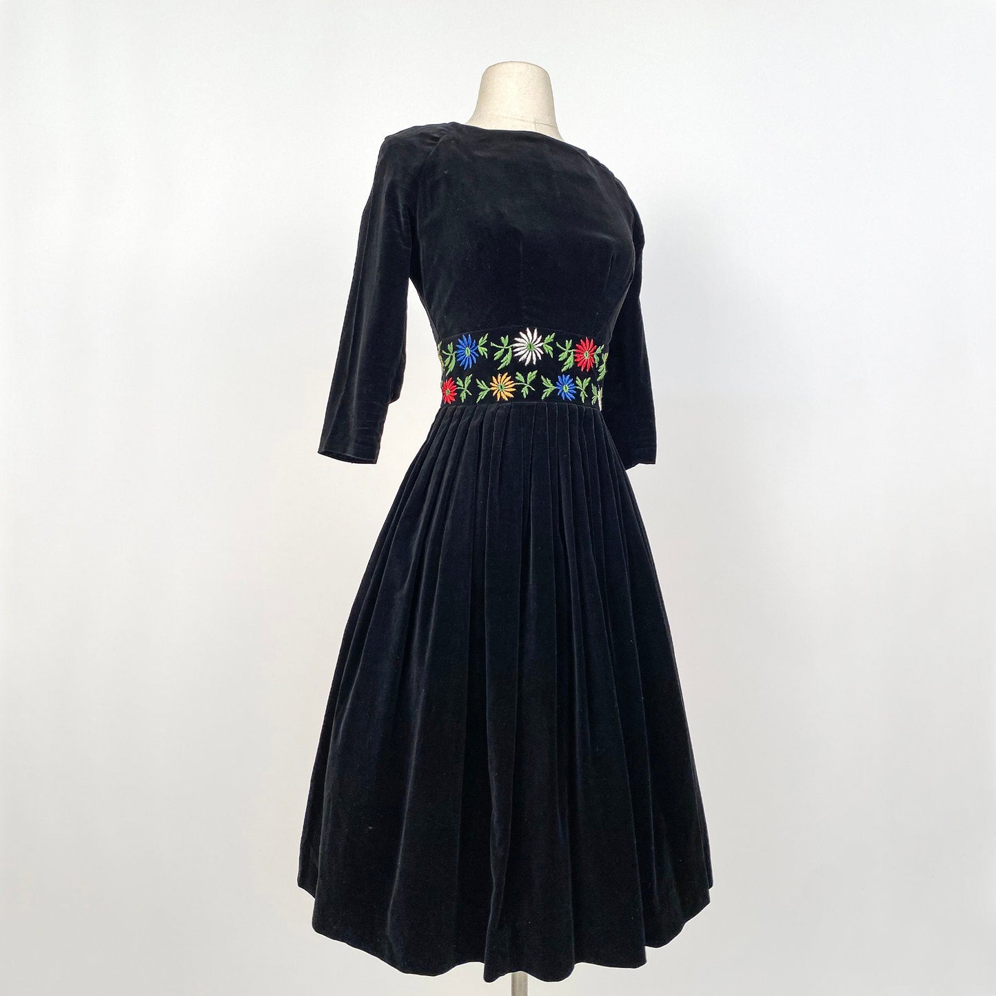 1950s Black Velvet Dress with Bright Floral Embroidery / Waist 26