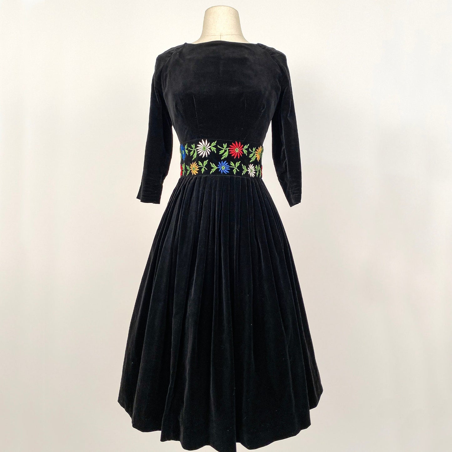 1950s Black Velvet Dress with Bright Floral Embroidery / Waist 26