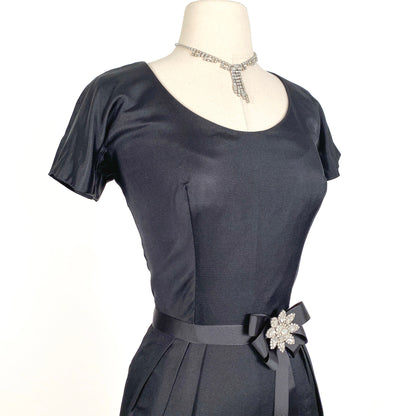 1950s The Perfect LBD by Suzy Perette / Waist 30